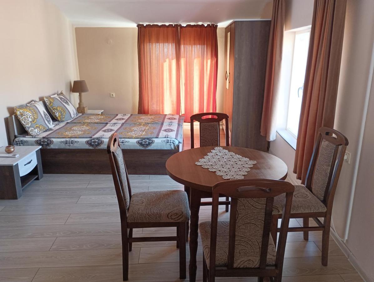 При Старото Пиано Apartment เบโลกราดชิก ภายนอก รูปภาพ